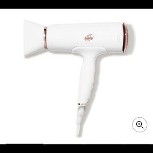 T3 Cura Hair Dryer